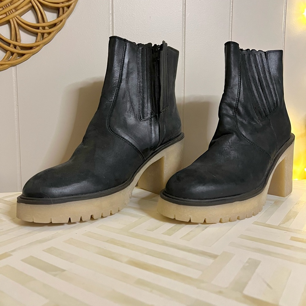 NWOB Free People James Chelsea Boot in Black - Picture 3 of 7